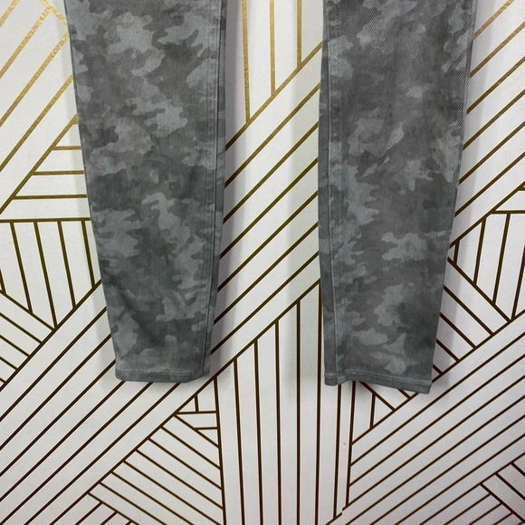 Spanx Stone Wash Camo Jean-Ish Ankle Leggings in Green Gray Size US XS - Picture 5 of 11